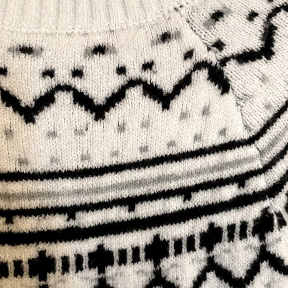 Women’s KIKIT black and white sweater. Size medium. - Picture 2 of 6